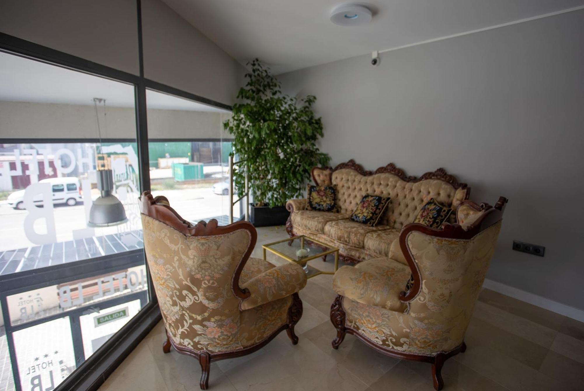 Hotel Lb Villa De Cuenca クエンカ エクステリア 写真