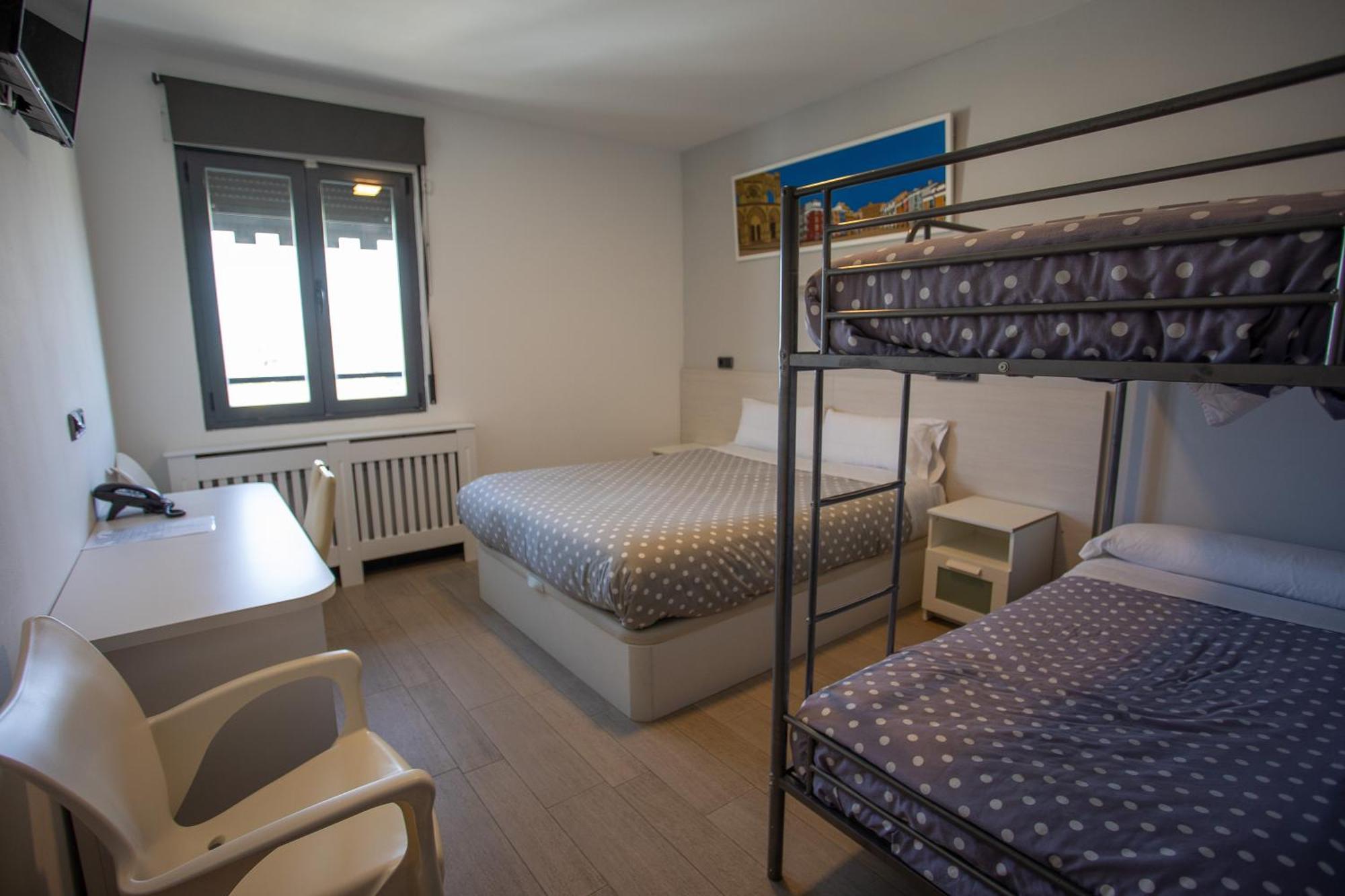 Hotel Lb Villa De Cuenca クエンカ エクステリア 写真