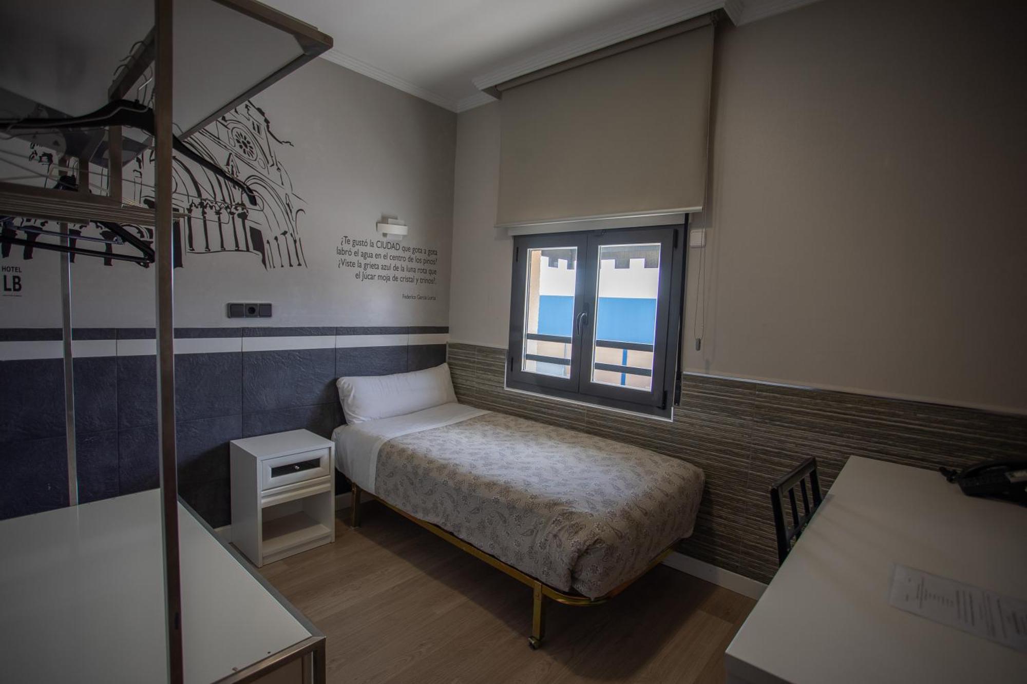 Hotel Lb Villa De Cuenca クエンカ エクステリア 写真