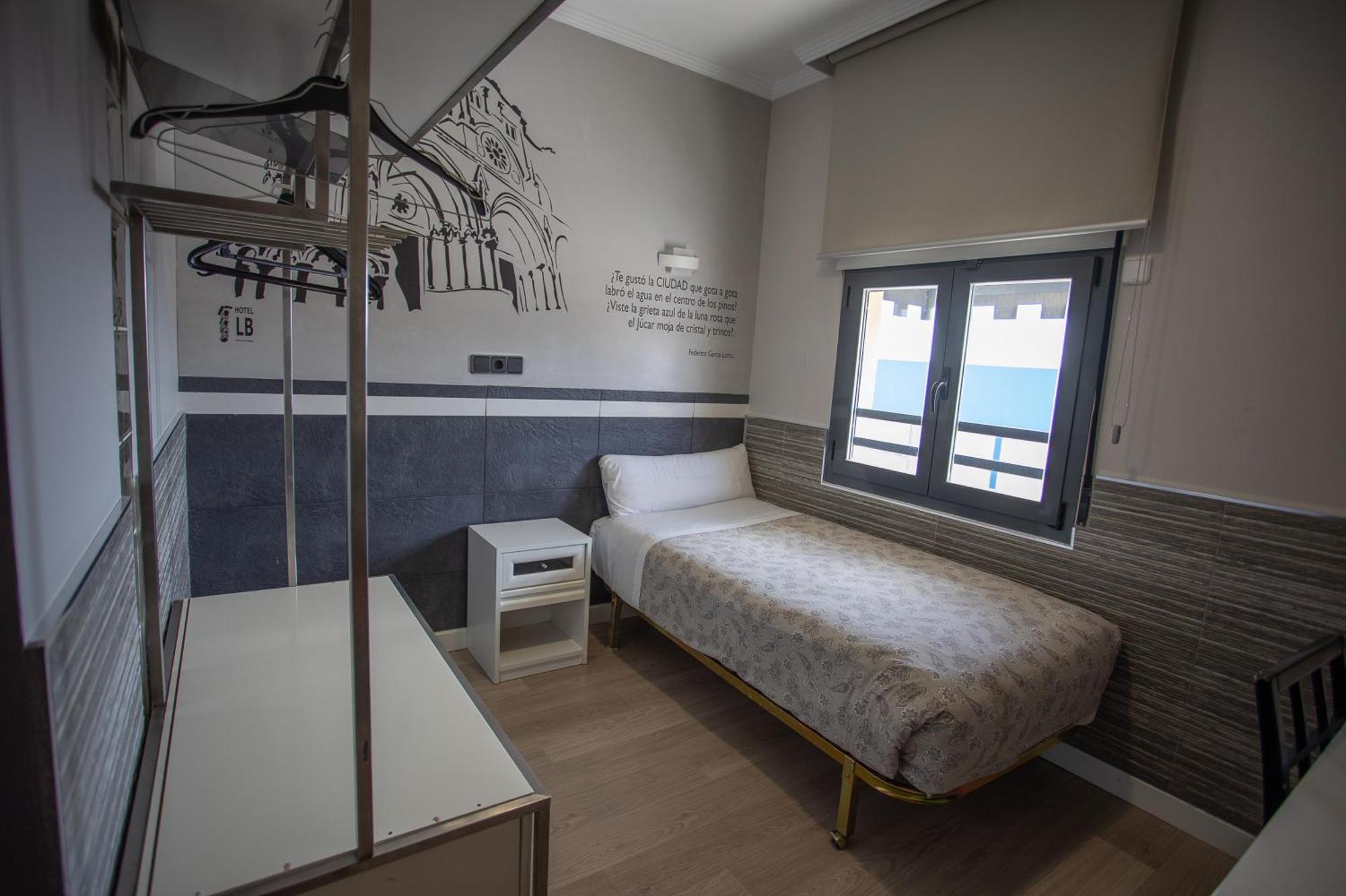 Hotel Lb Villa De Cuenca クエンカ エクステリア 写真